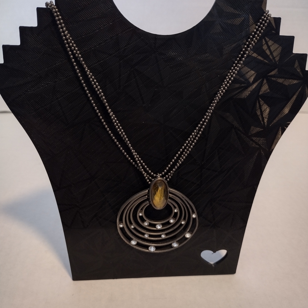 🦋 TINT Elegant Bronze Pendant Necklace